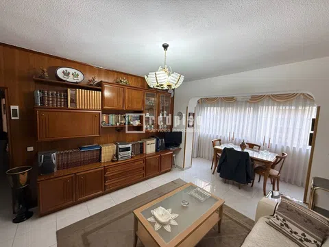 Flat in calle Sopetrán - Photo 18