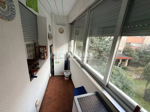 Flat in calle Sopetrán - Photo 3