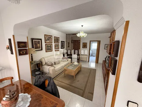 Flat in calle Sopetrán - Photo 10