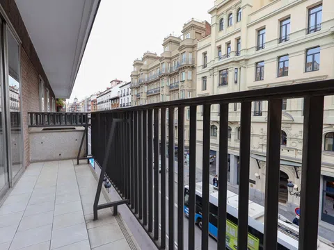 Flat in calle de Atocha - Photo 8