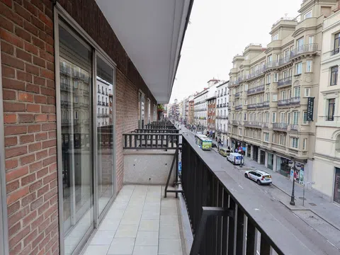 Flat in calle de Atocha - Photo 9