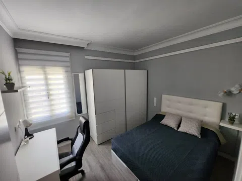 Flat in calle Esteban Collantes - Photo 11