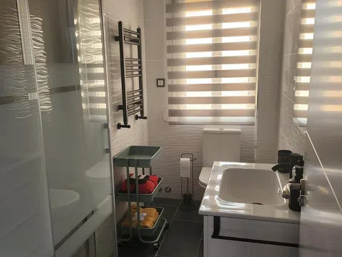 Flat in calle Esteban Collantes - Photo 12