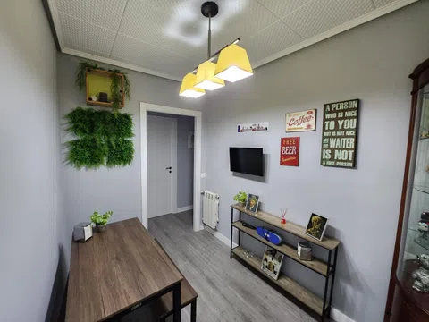 Flat in calle Esteban Collantes - Photo 3