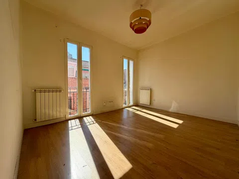 Flat in calle de Anastasio Aroca - Photo 2