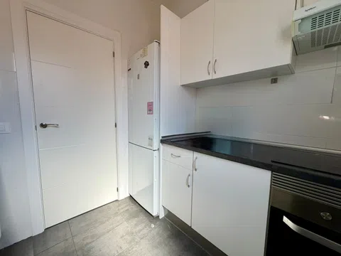 Flat in calle de Anastasio Aroca - Photo 17