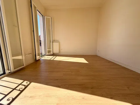 Flat in calle de Anastasio Aroca - Photo 3