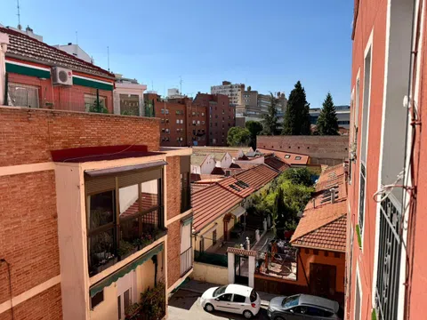 Flat in calle de Anastasio Aroca - Photo 8