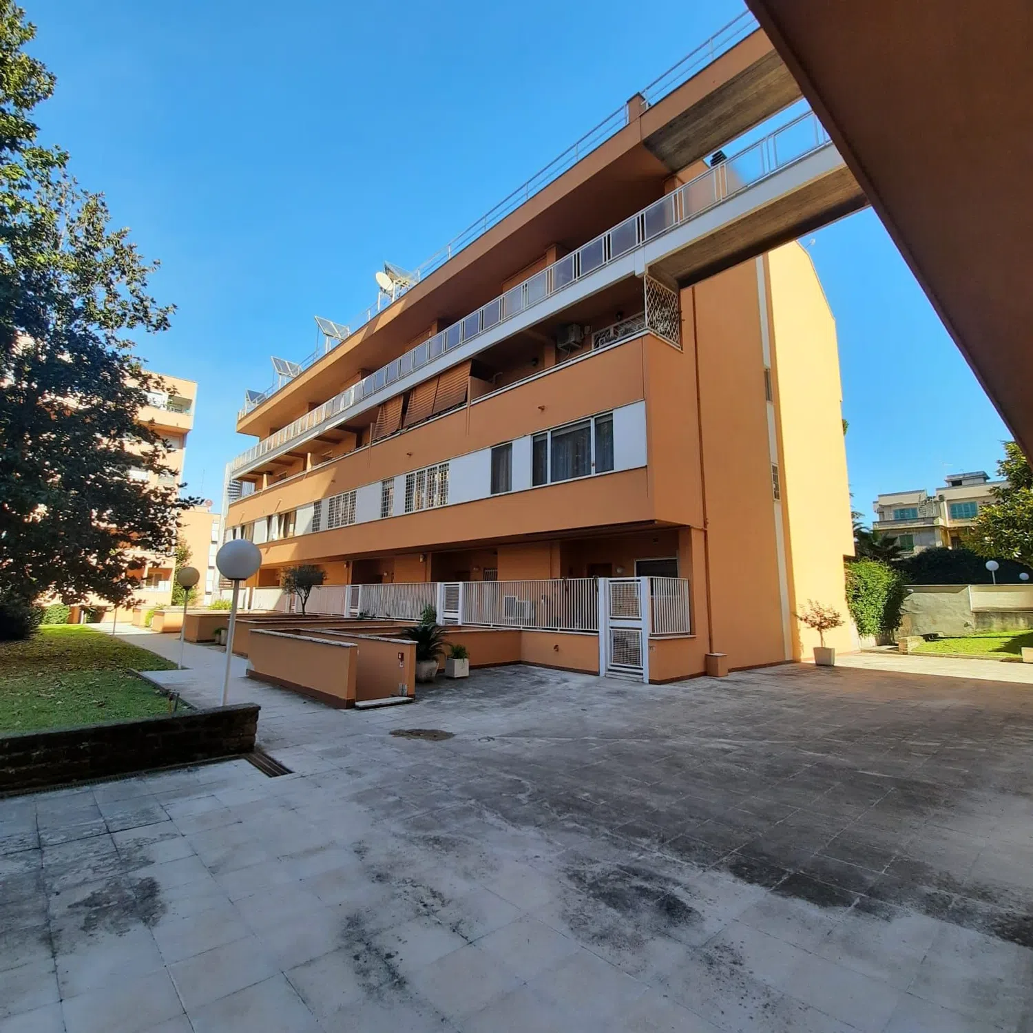 Appartamento su due piani in via Giampiero Combi s.n.c. - Photo 5
