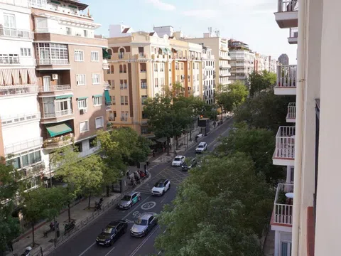 Flat in calle de Narváez - Photo 6