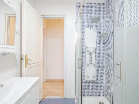 Flat in calle de Bretón de los Herreros - Photo 14