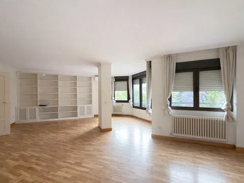 Flat in calle de Manuel del Valle - Photo 5