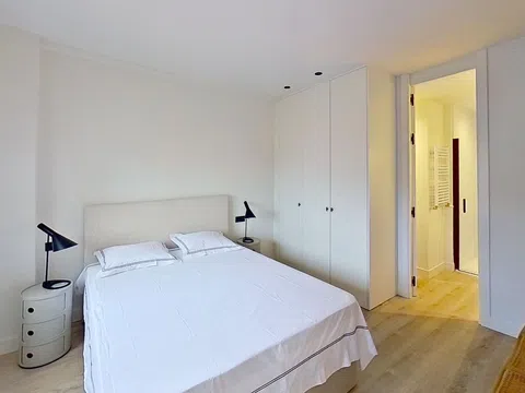 Flat in calle de la Infanta Mercedes - Photo 11