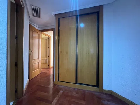 Flat in calle de Arturo Soria - Photo 11