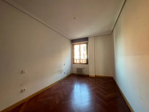 Flat in calle de Arturo Soria - Photo 12