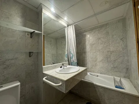Flat in calle de Arturo Soria - Photo 13