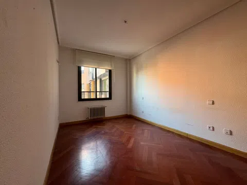 Flat in calle de Arturo Soria - Photo 5