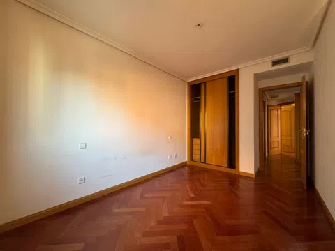 Flat in calle de Arturo Soria - Photo 9