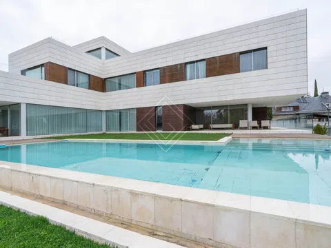 Detached house - Photo 3