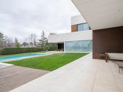Detached house - Photo 8