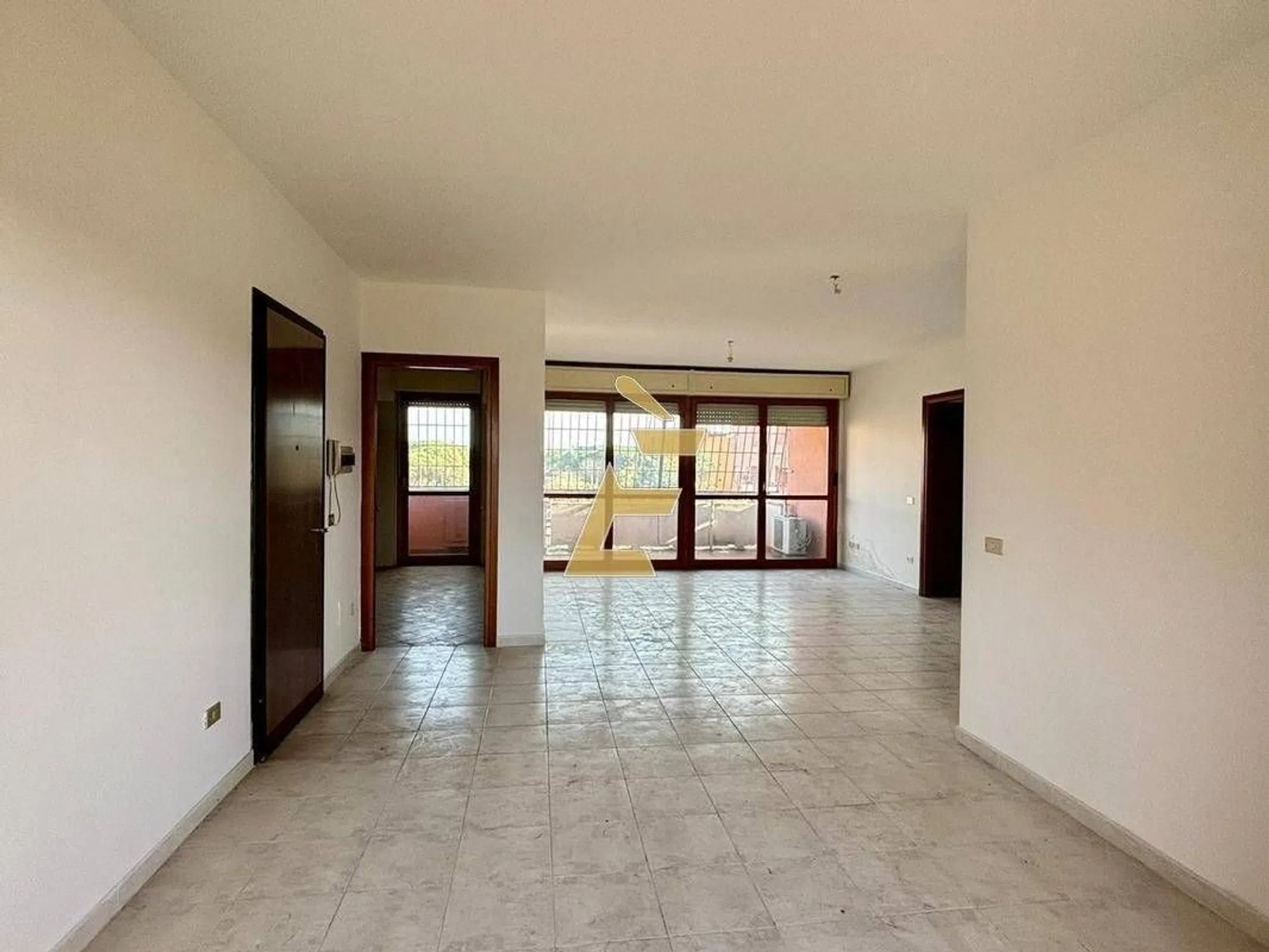 Appartamento su due piani in via Vincenzo Petra s.n.c. - Photo 2