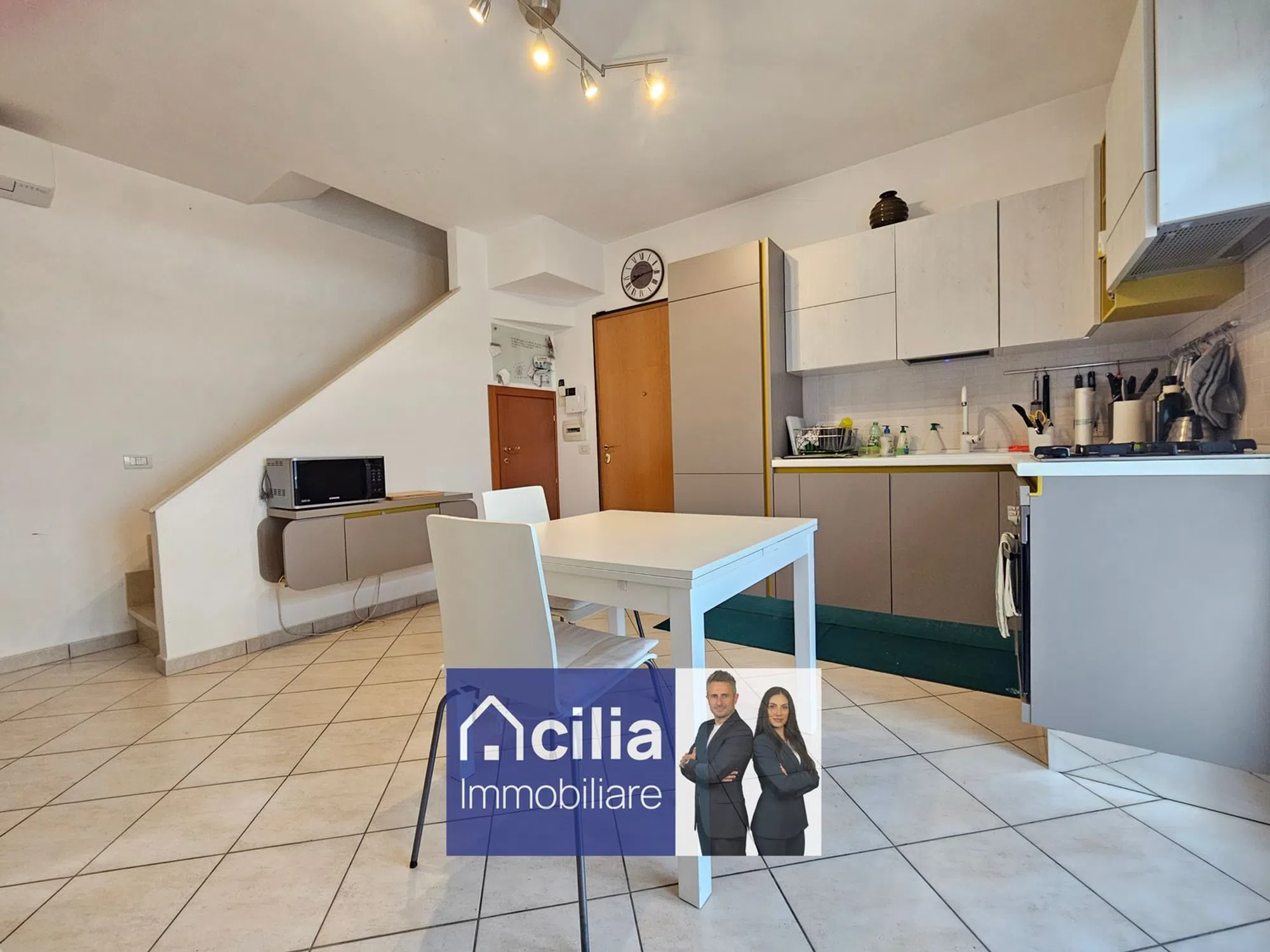 Appartamento su due piani in via Mordano, 28 ----/b - Photo 3