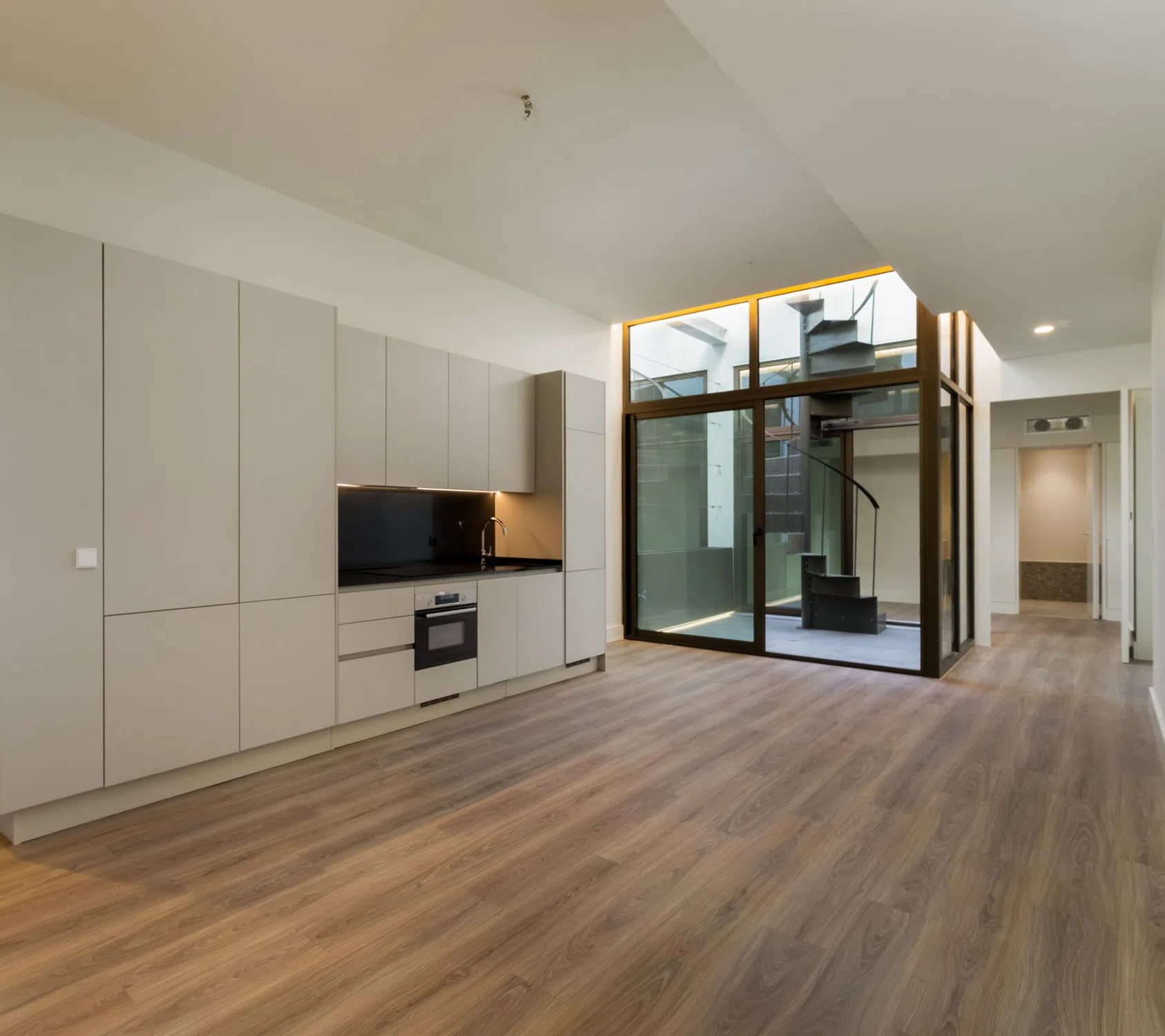 Apartamento na avenida Elias Garcia, 134