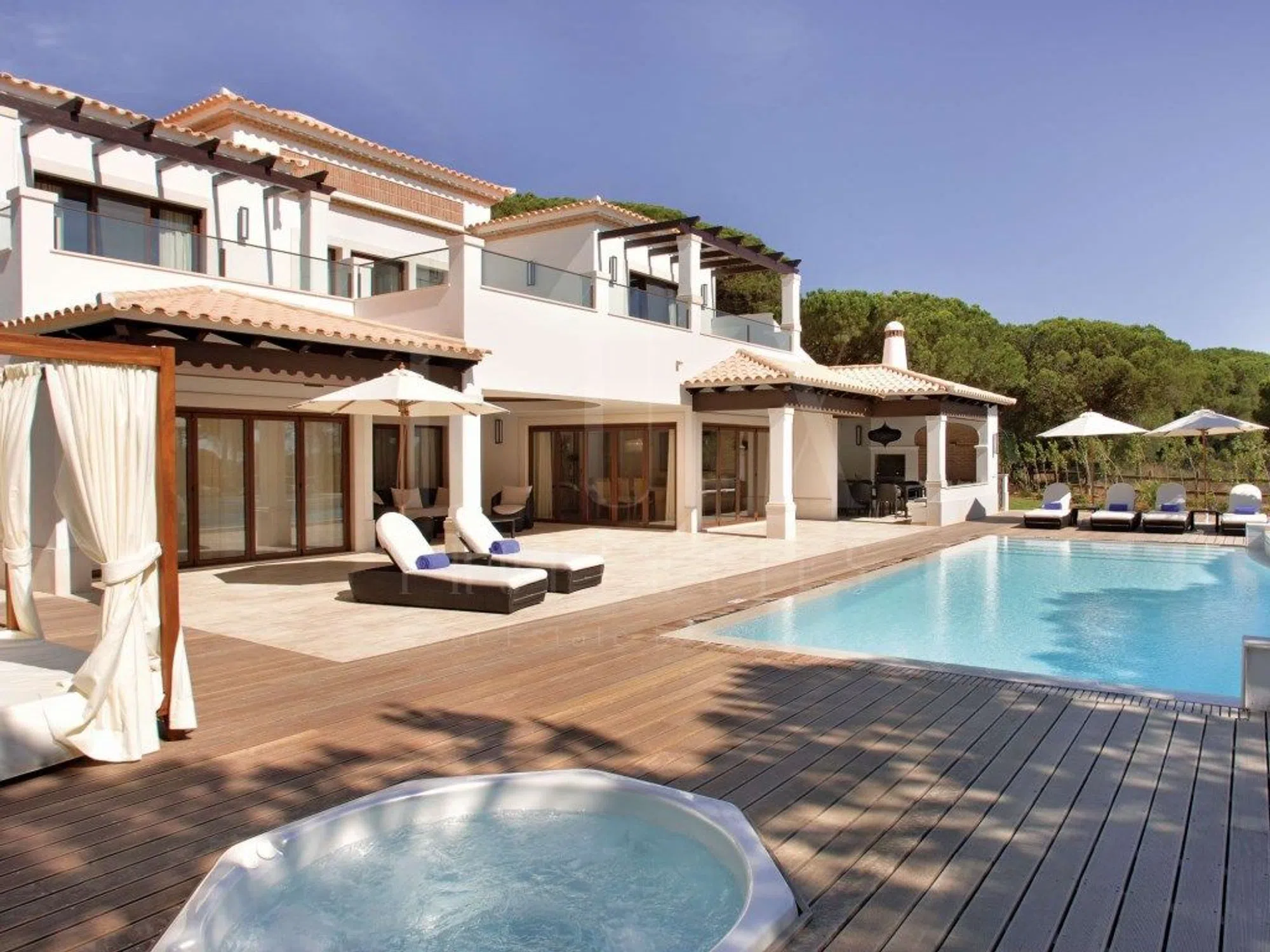 Moradia independente em Pine Cliffs - Photo 1