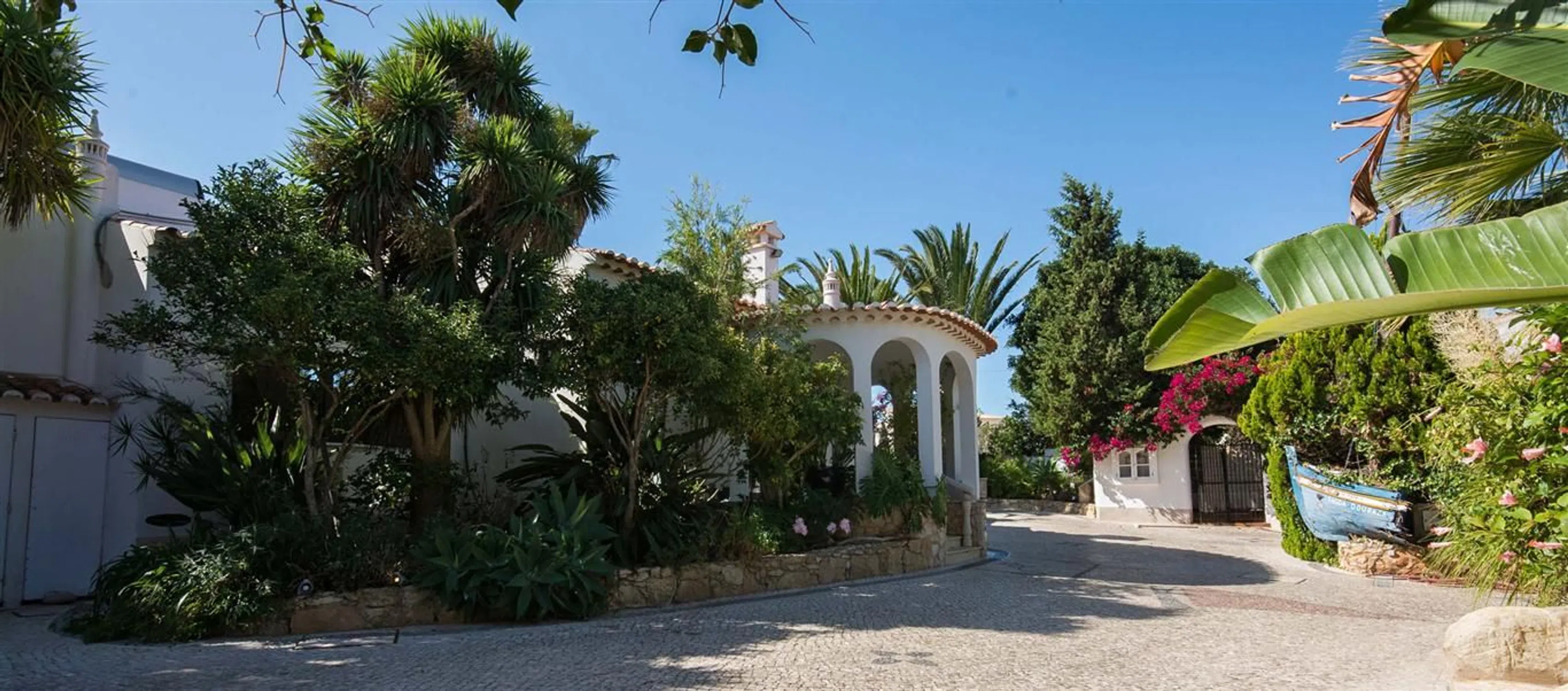 Moradia - Photo 3