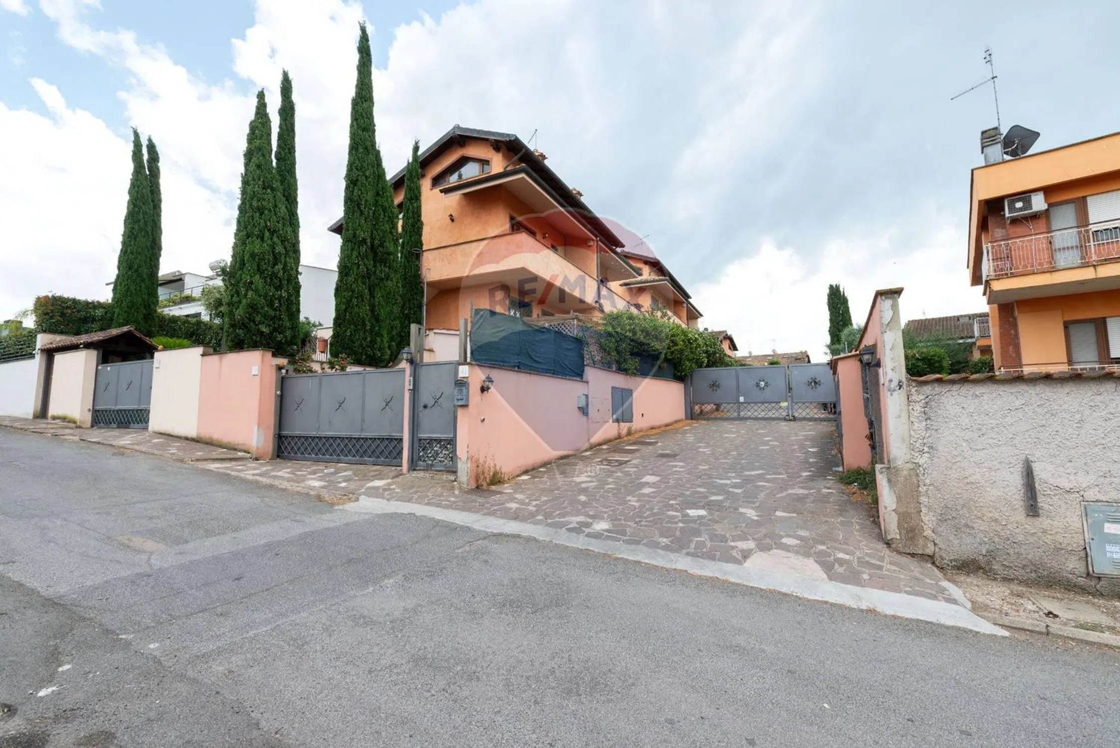 Appartamento su due piani in via Giuseppe Todeschini - Photo 1