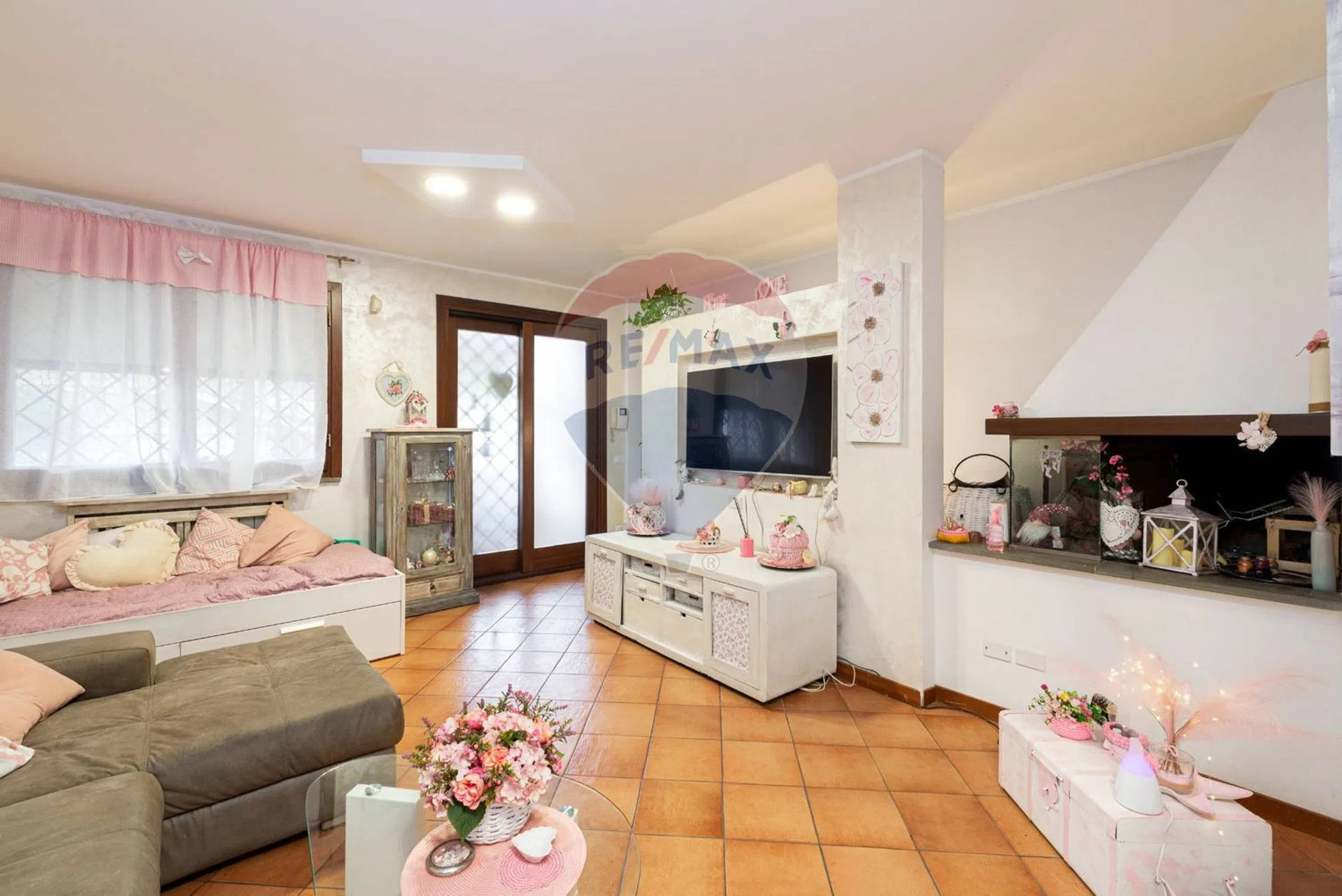 Appartamento su due piani in via Giuseppe Todeschini - Photo 2
