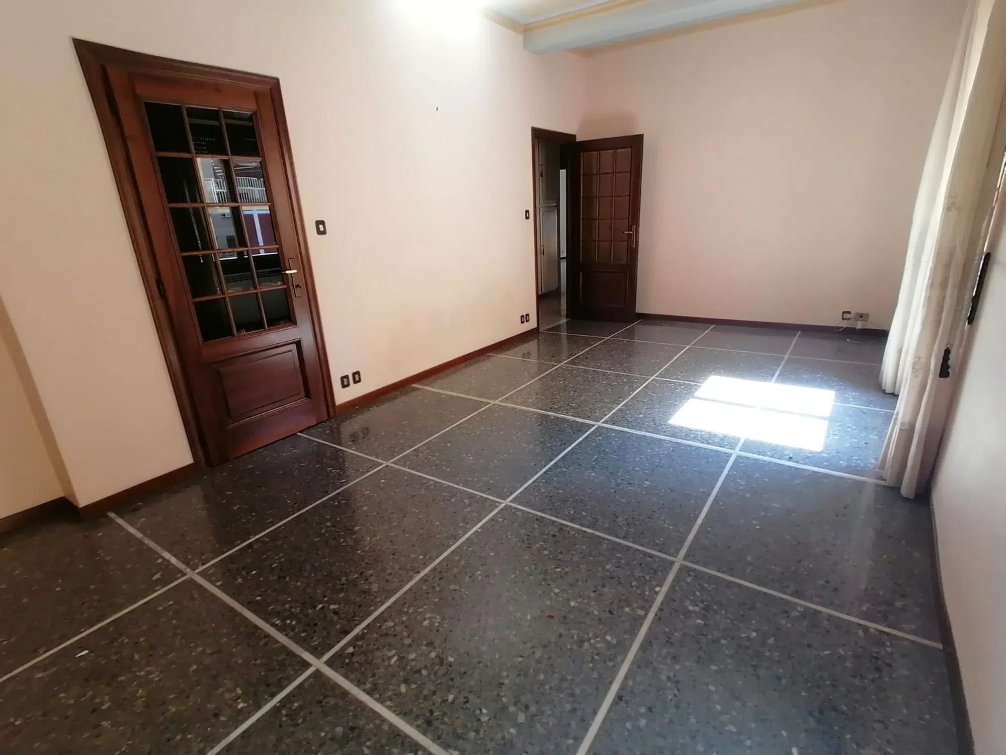 Trilocale in piazza Irnerio s.n.c. - Photo 2