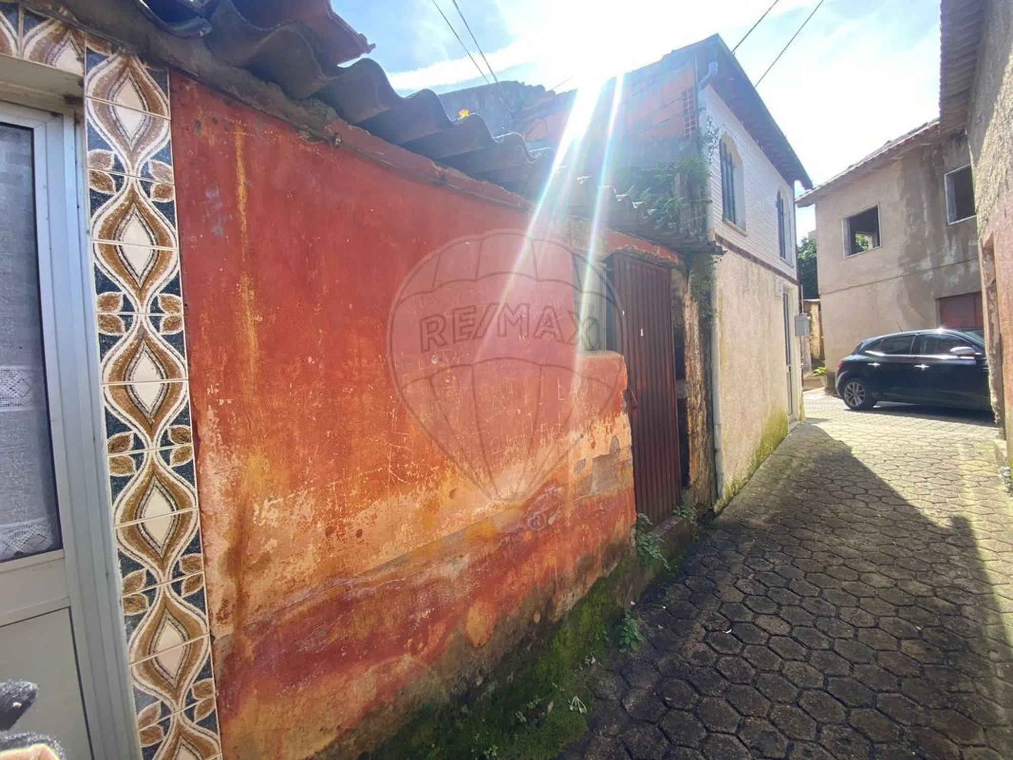 Moradia em banda na rua Nossa Senhora da Saúde - Photo 2