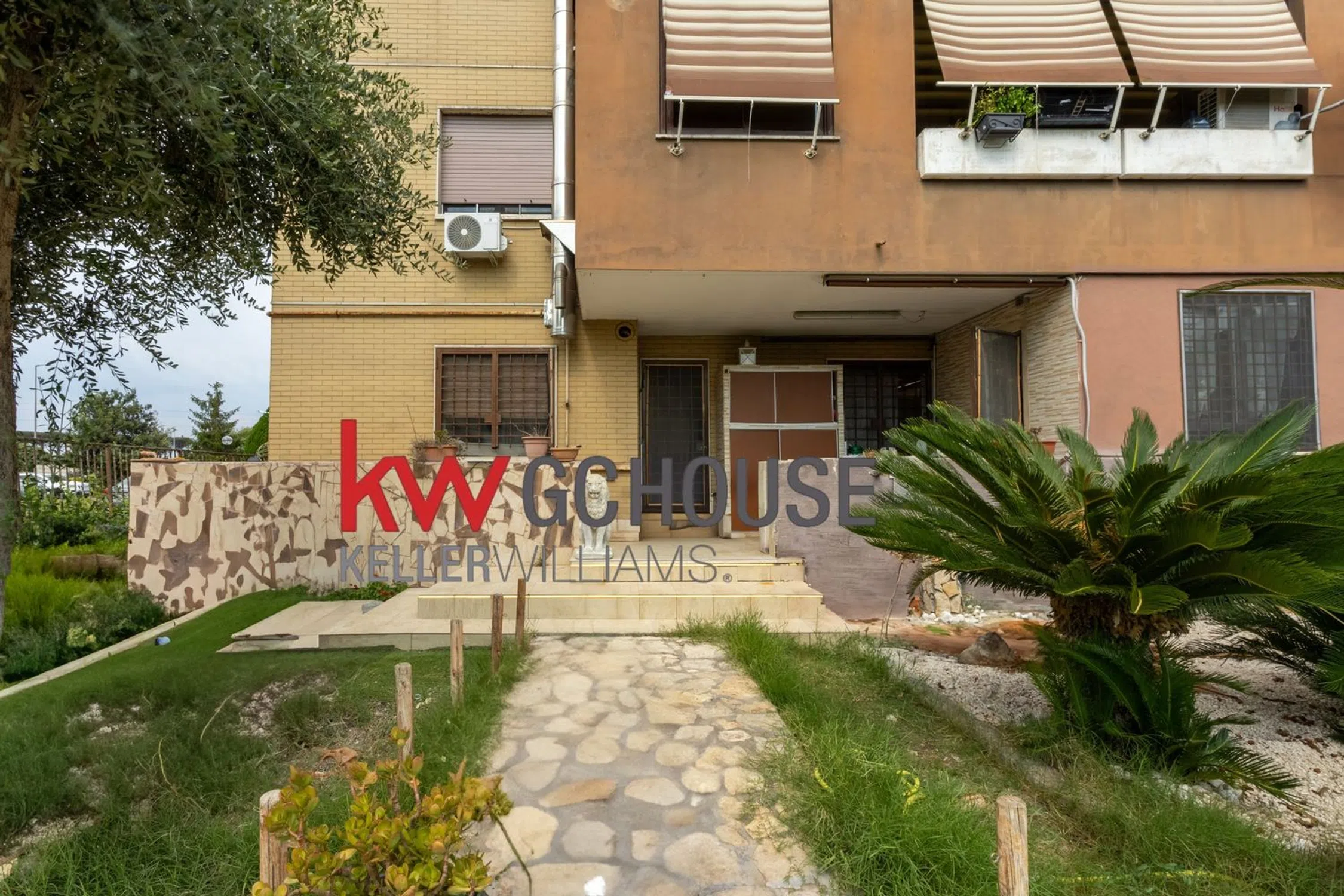 Trilocale in viale Alfredo Ottaviani s.n.c. - Photo 19