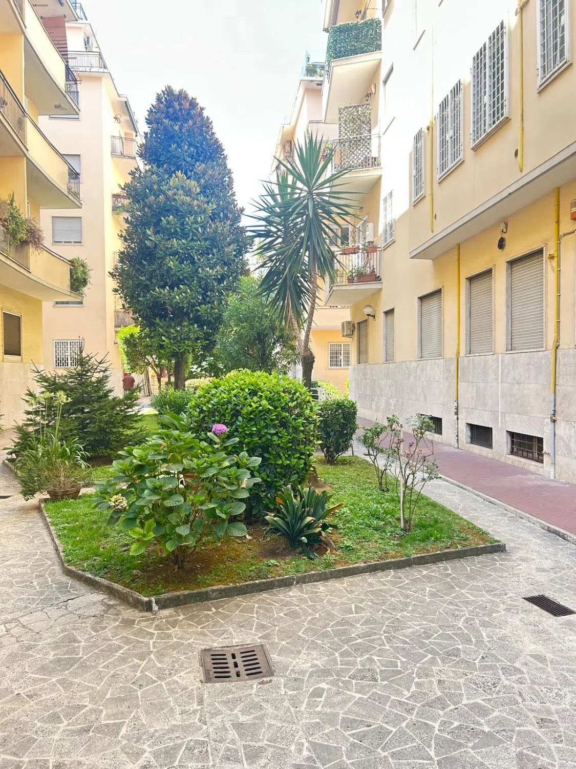 Trilocale in largo Benedetto Bompiani s.n.c. - Photo 1