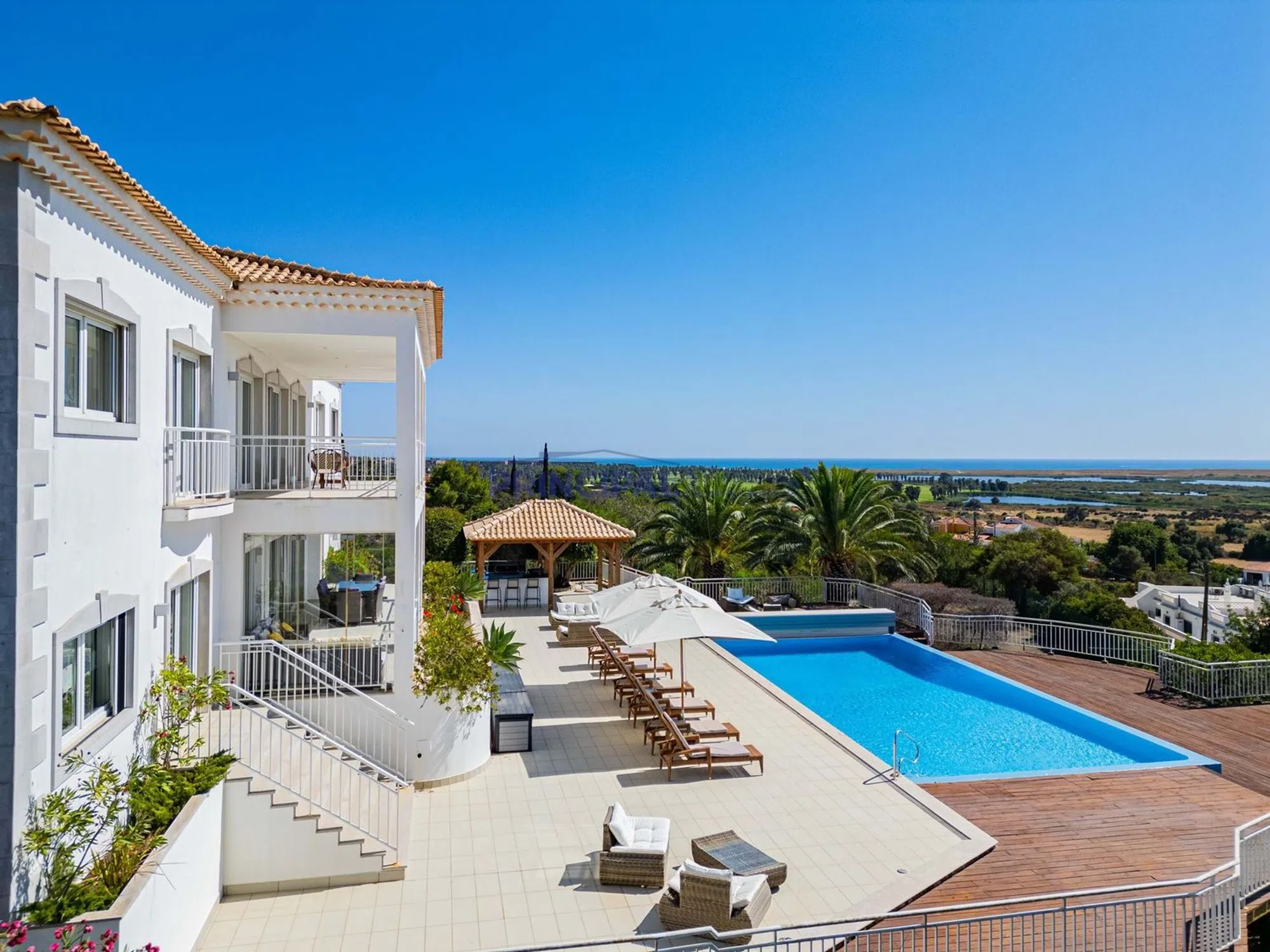 Moradia - Photo 3