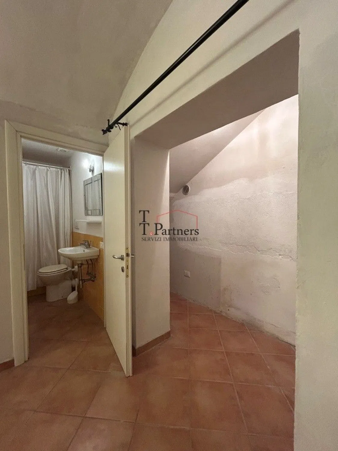Monolocale in piazza Massimo D'Azeglio s.n.c. - Photo 3