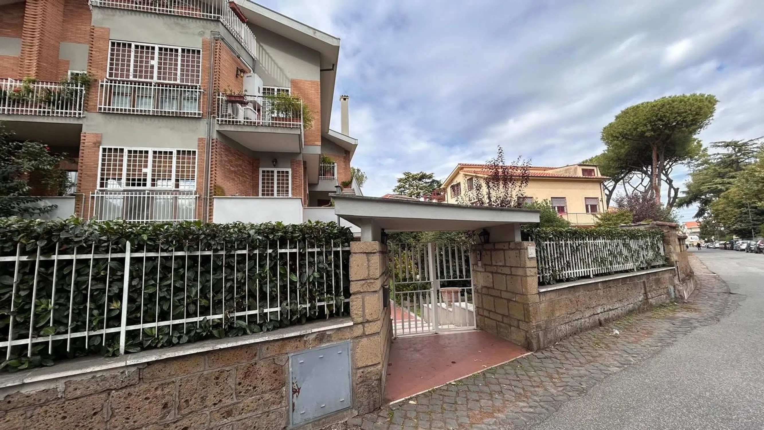 Appartamento in via Menofilo s.n.c. - Photo 2