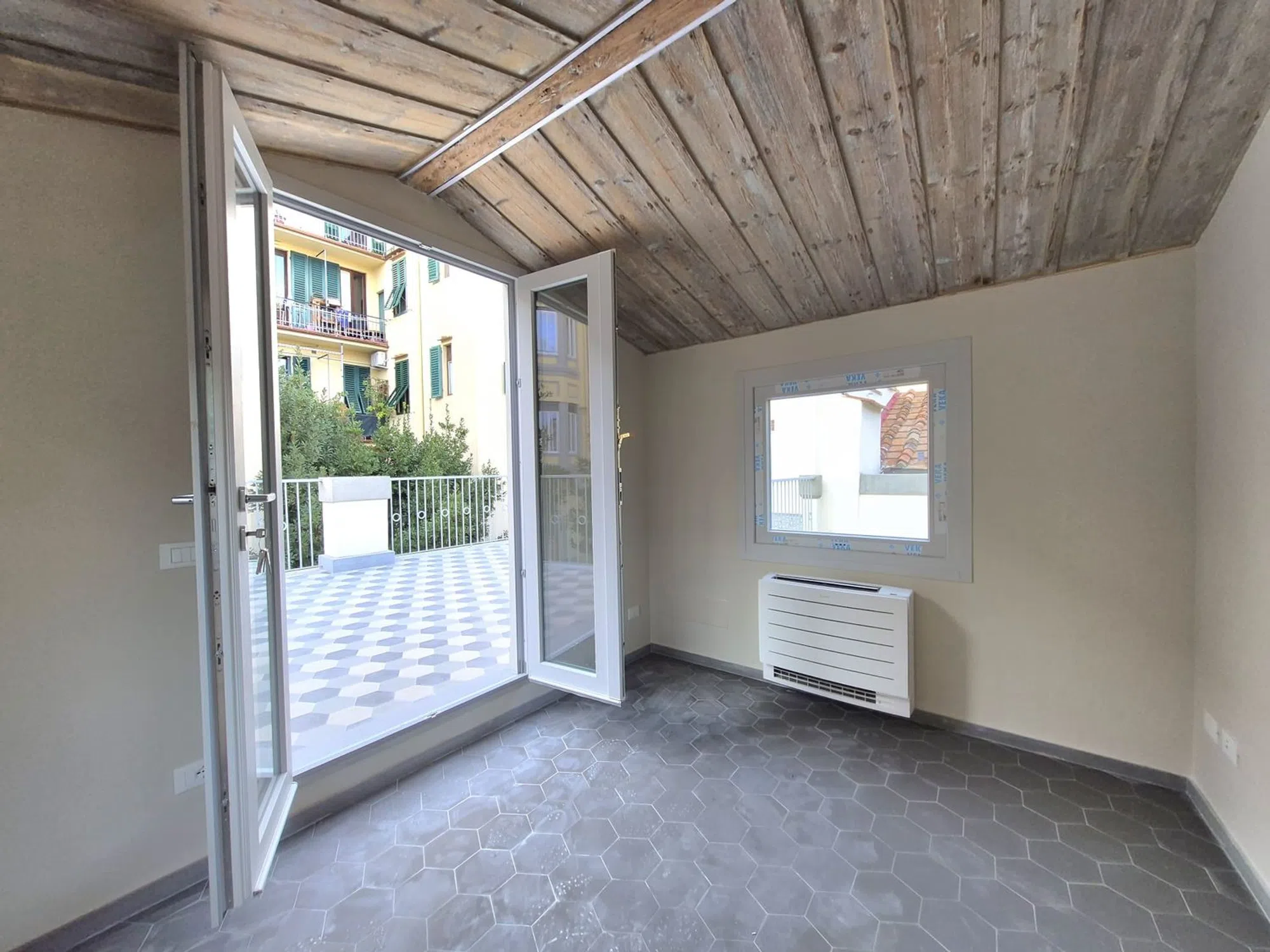 Appartamento su due piani in piazza della Indipendenza s.n.c. - Photo 14