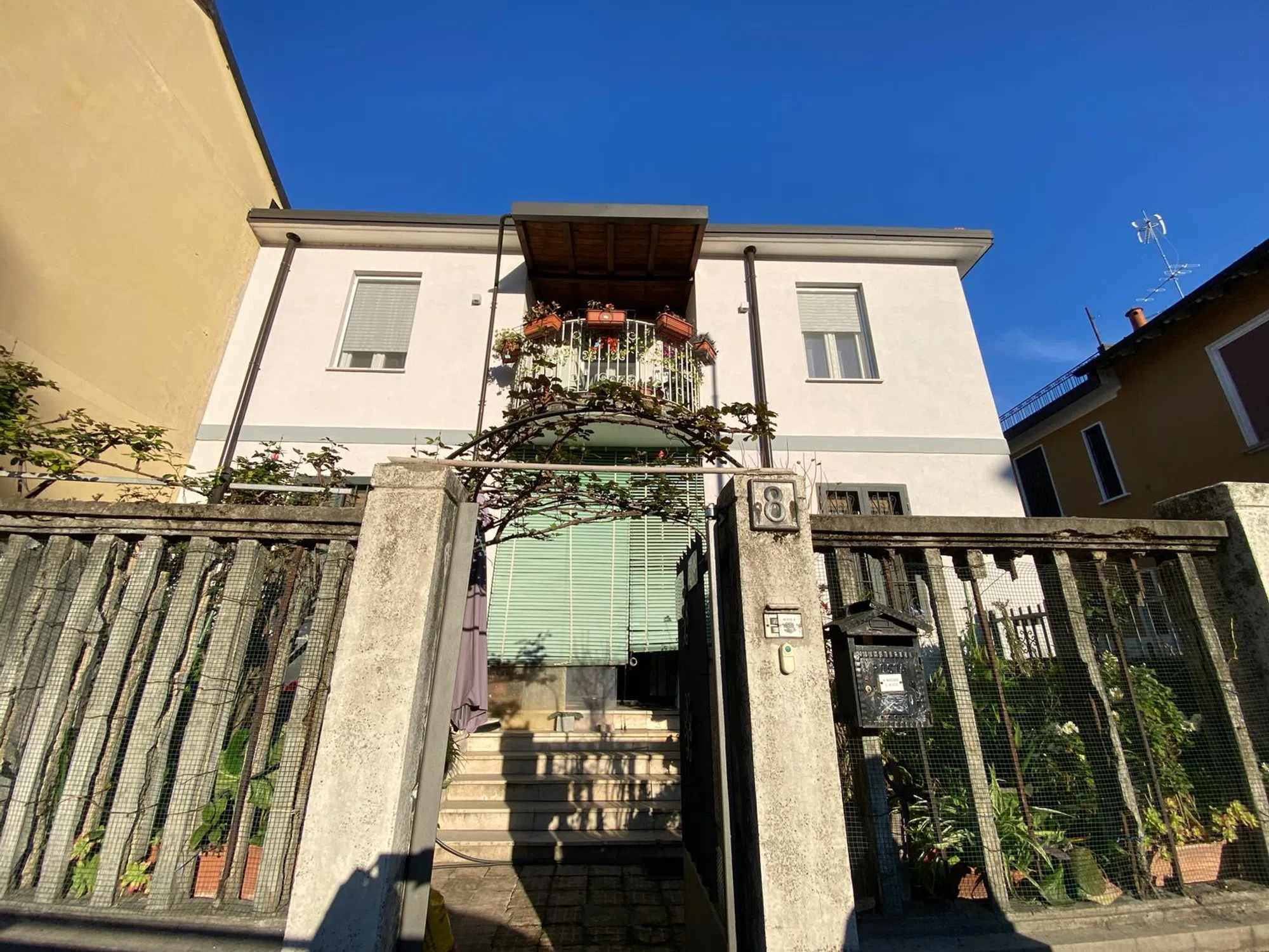 Trilocale in via Angelo Bisi, 8