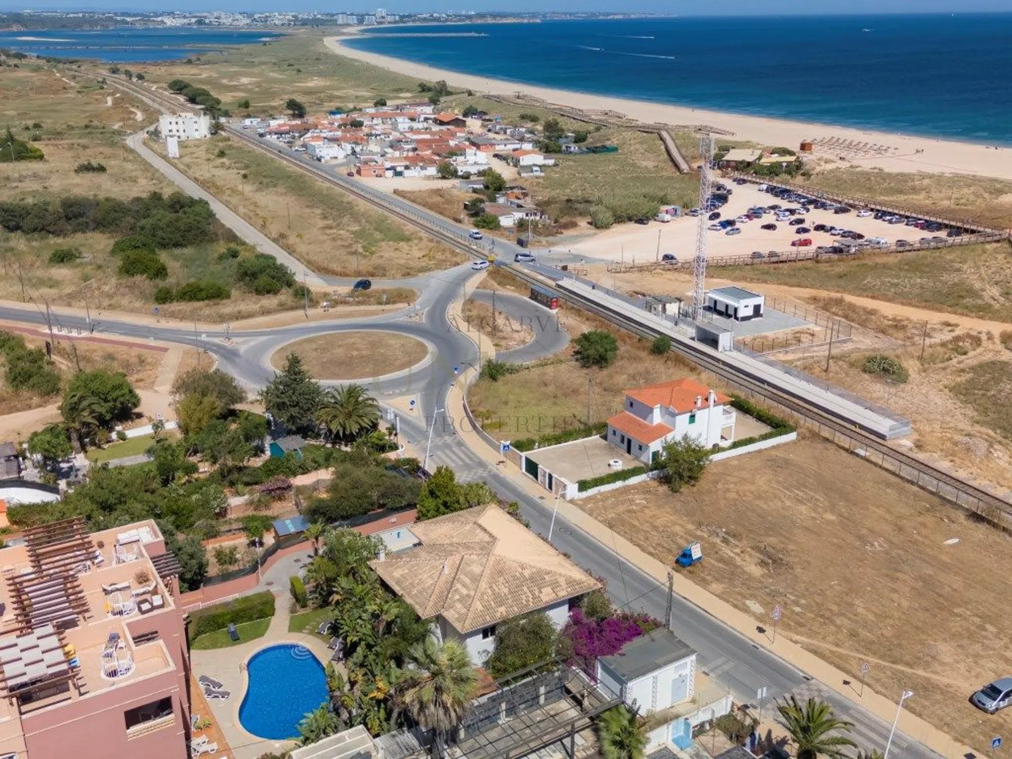 Moradia independente na estrada da Meia Praia, Vivenda Rosa - Photo 12