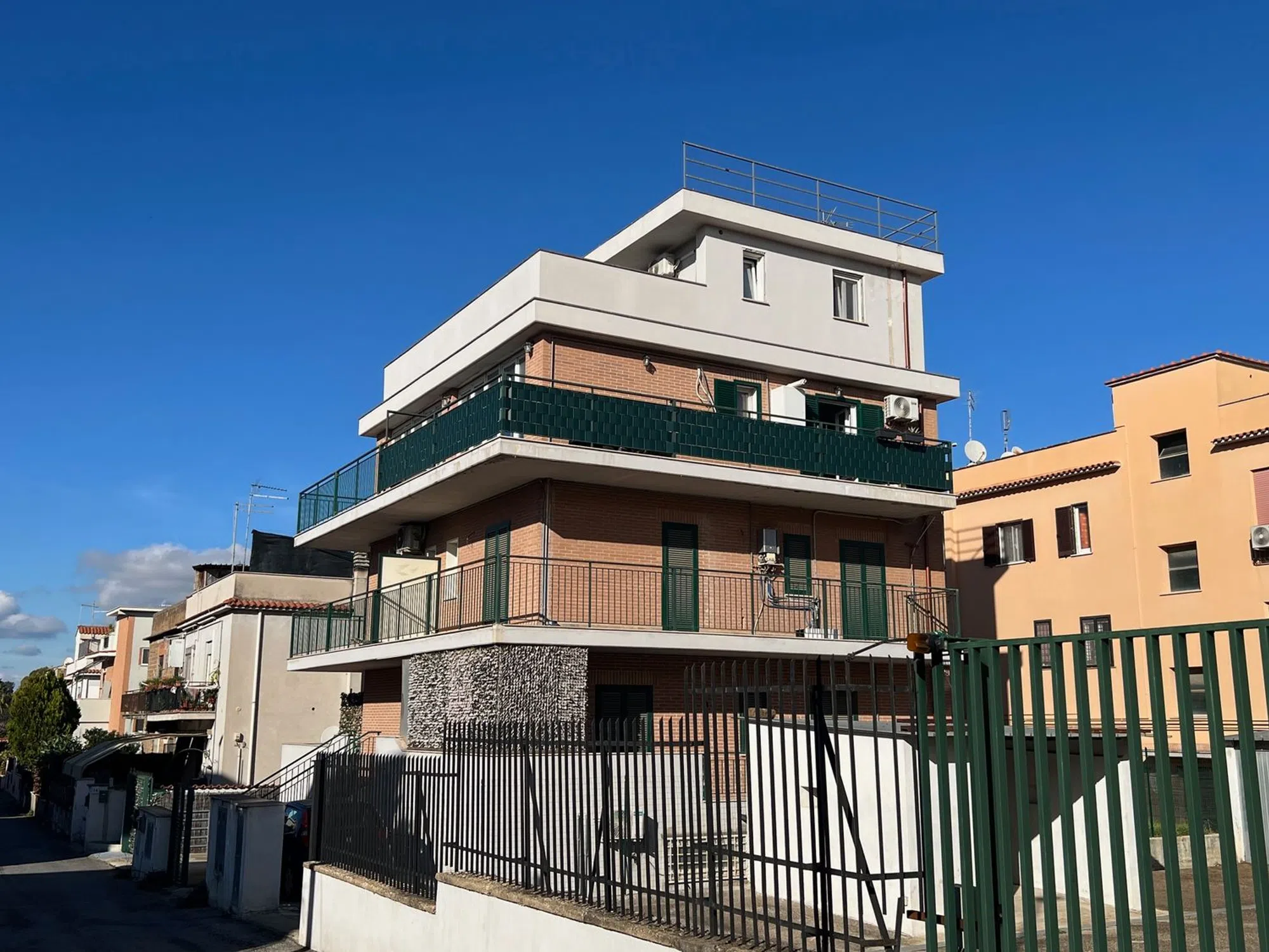 Appartamento su due piani in via Padre Merolla, 10 - Photo 2