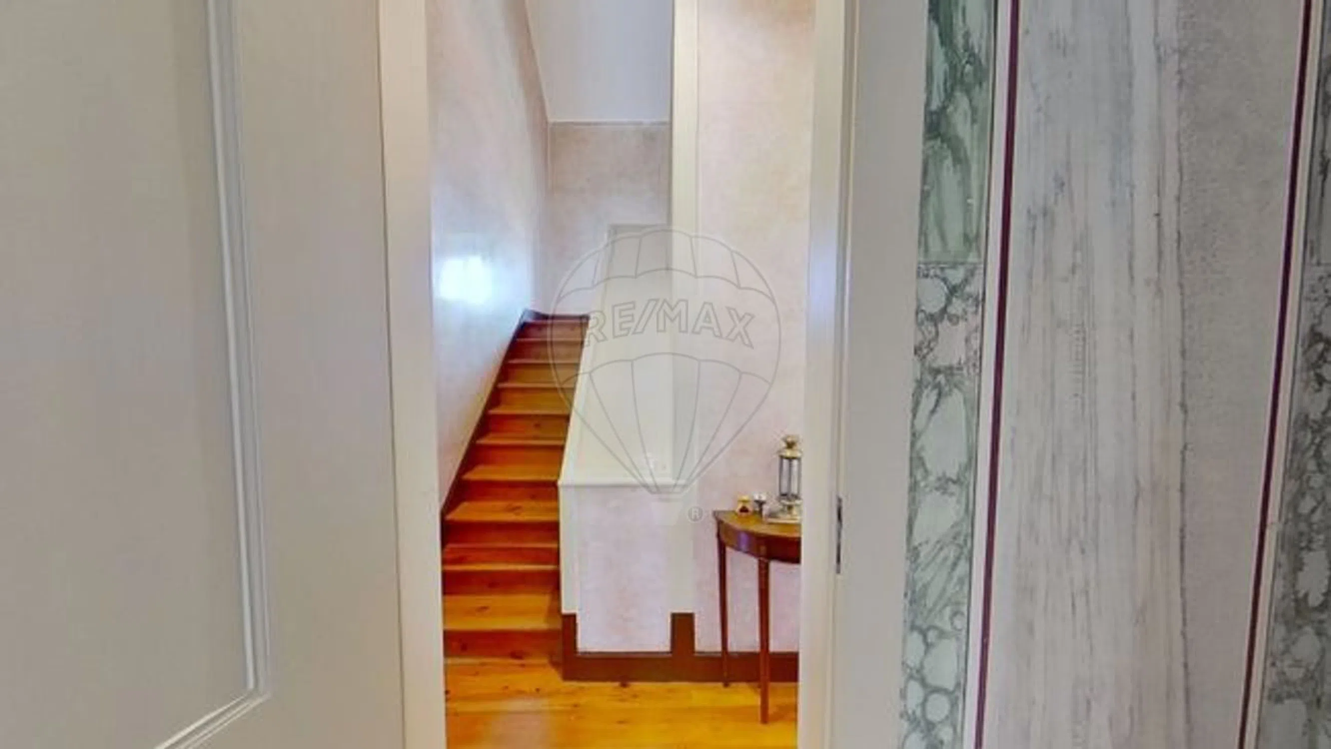 Palácio na rua Maria Eugénia Reis Ferreira Navarro, 2 - Photo 8