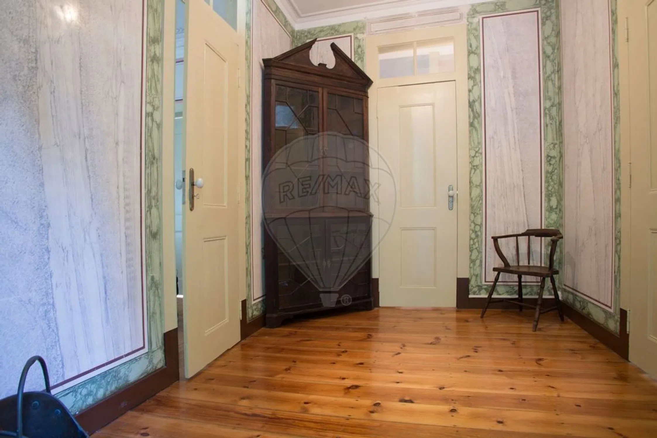 Palácio na rua Maria Eugénia Reis Ferreira Navarro, 2 - Photo 9