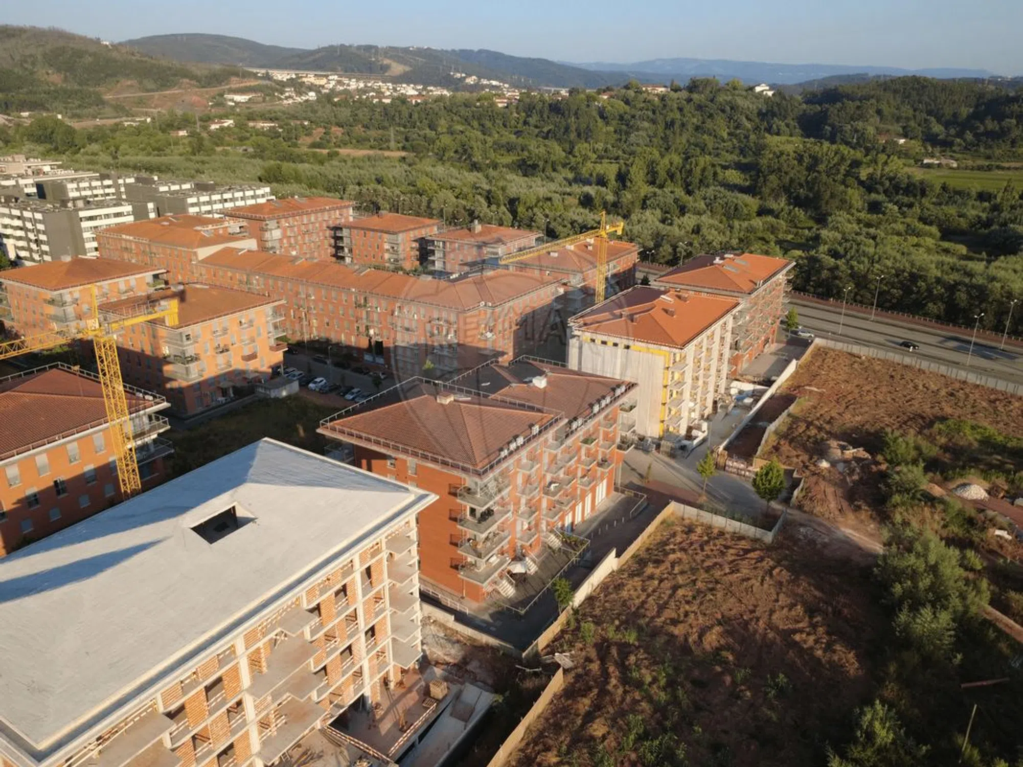 Apartamento em Via António Ferrer Correia - Photo 4