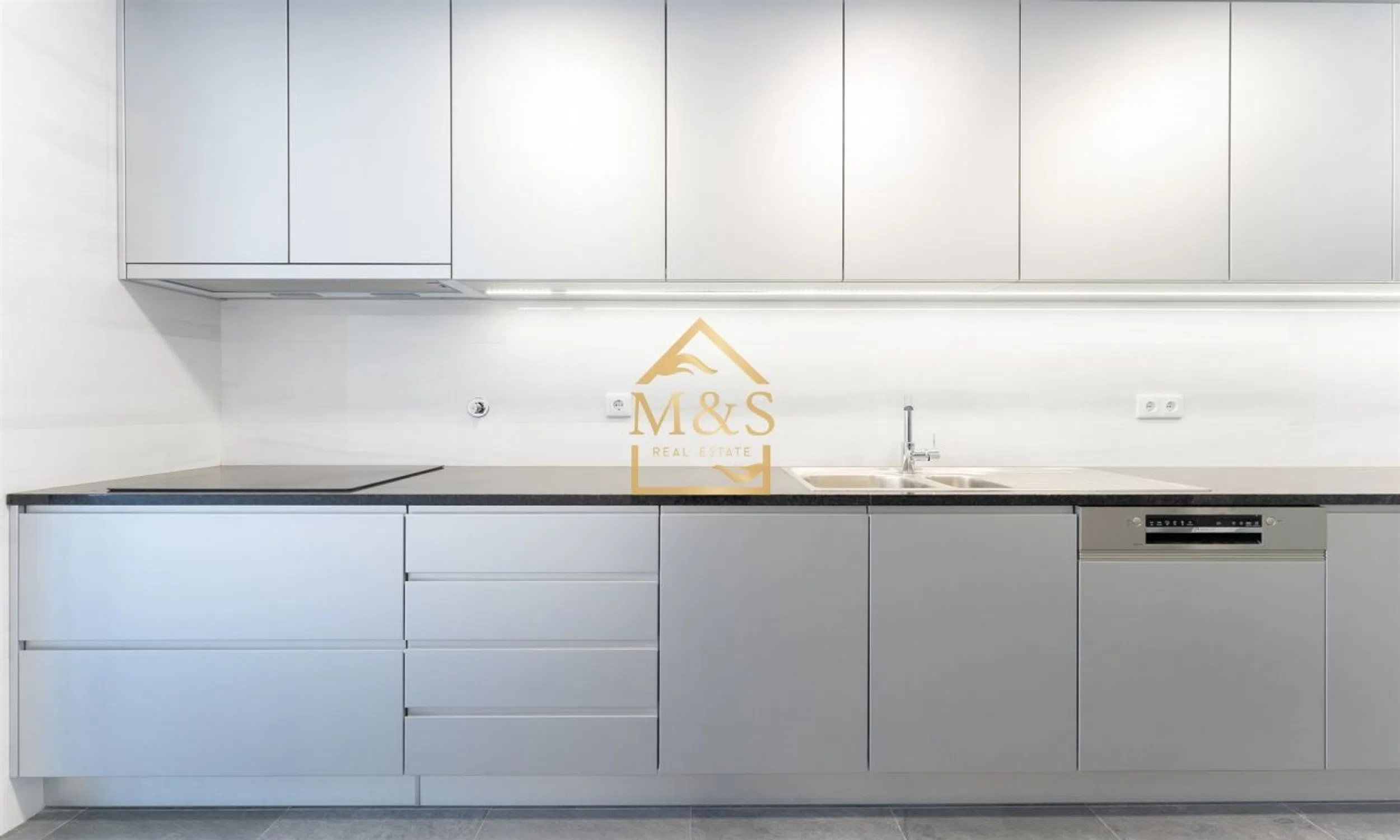 Apartamento na praça de Mouzinho de Albuquerque - Photo 18