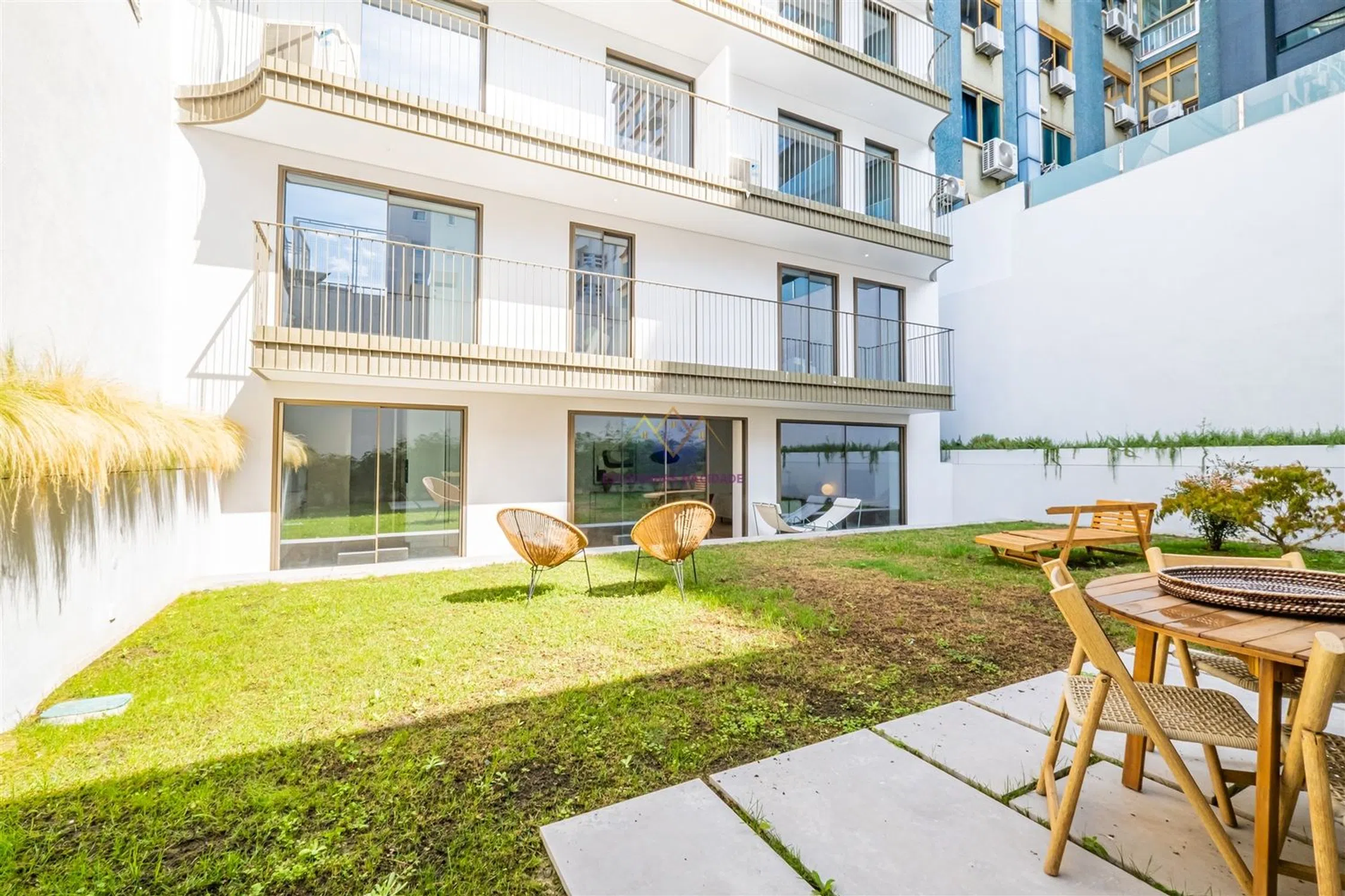 Apartamento na avenida Júlio Dinis