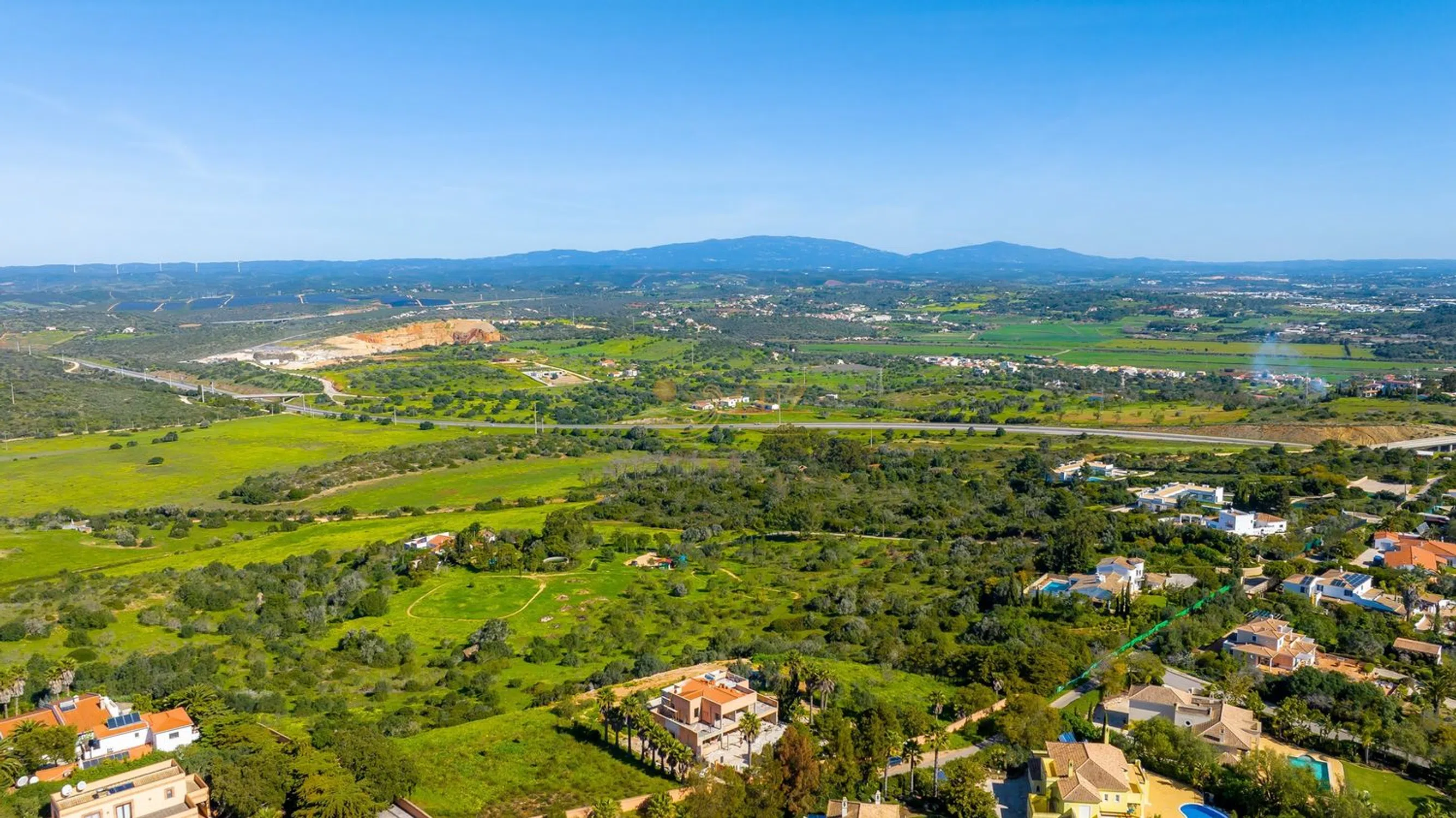 Moradia - Photo 18