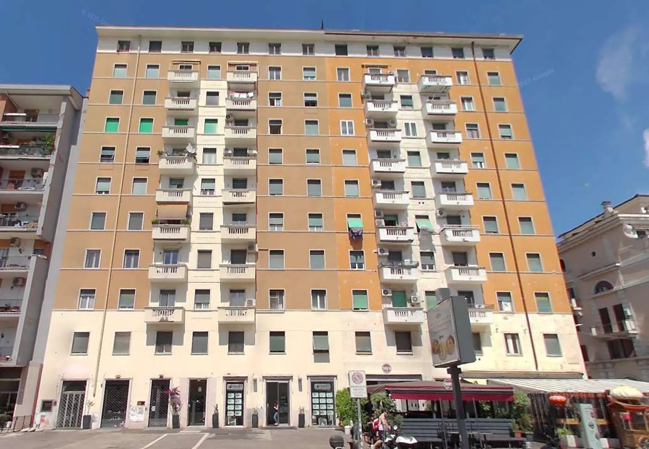 Appartamento in piazza dell'Alberone, 10