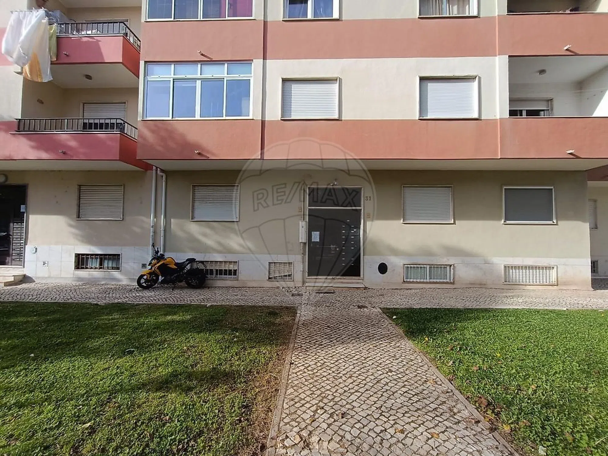 Apartamento na rua Ramalho Ortigão
